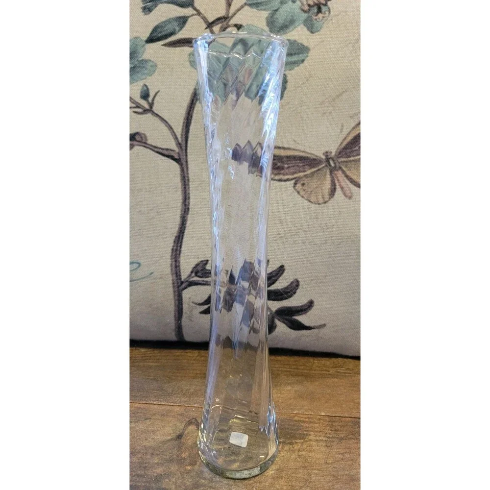 Diagonal Ribbed Scallop Top Art Glass Vase Made in Mexico - 1980's